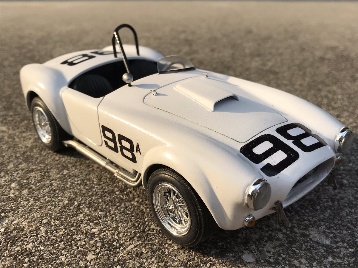 シェルビーコブラのプラモデルを作ったよ - Togetter