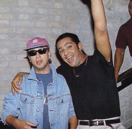 belfiore_ale's tweet image. Preso!
Rosario negli anni 90 con @marcomasini64 🙌🏻🙌🏻🙌🏻🙌🏻
@Fiorello #coda #codino