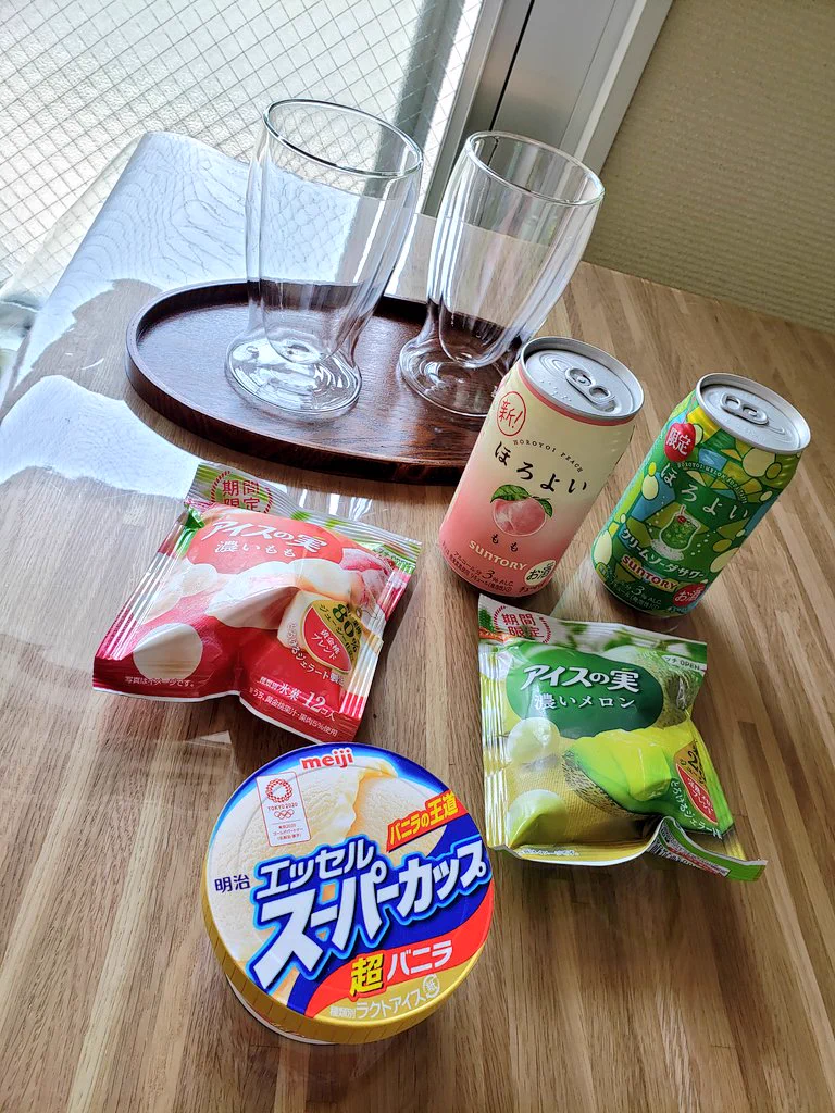 クリームソーダサワーに？バニラアイスとアイスの実を組み合わせるとめちゃうま！