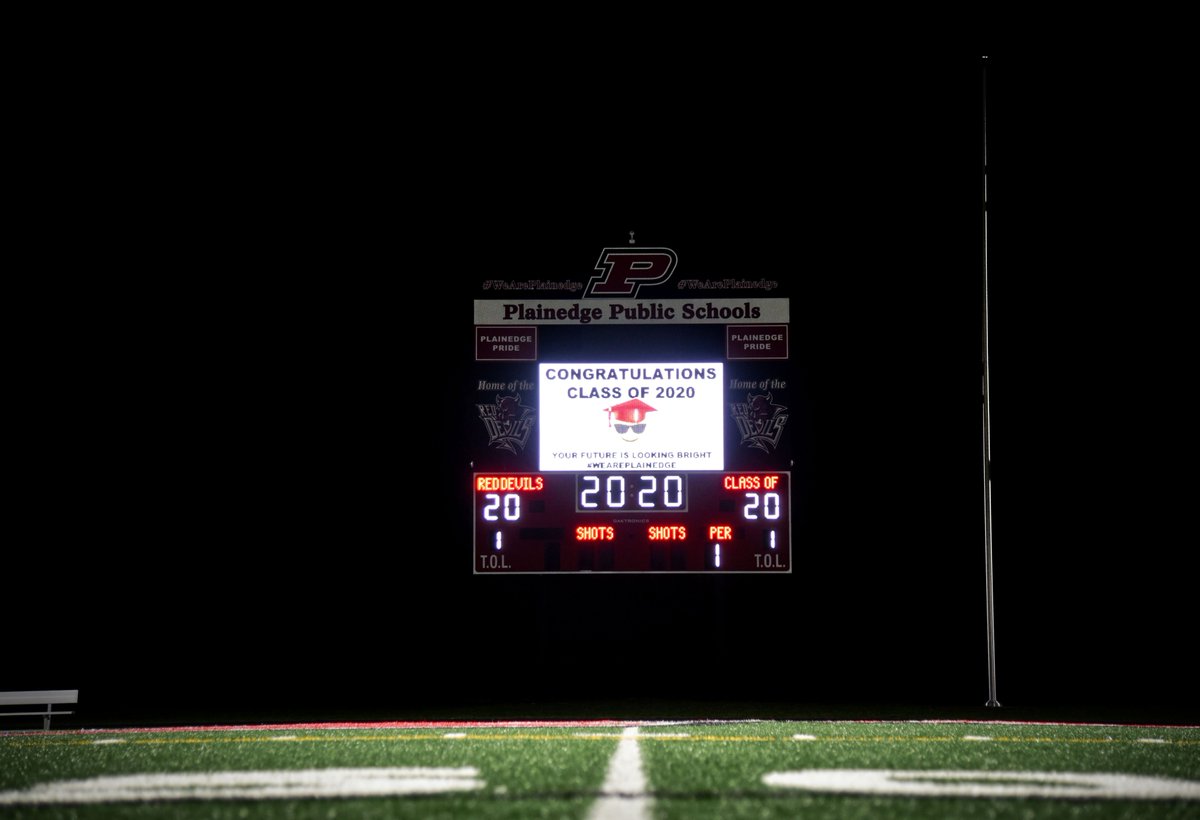 wmac53's tweet image. #bethelight Plainedge and Wantagh HS Senior Tribute in Light