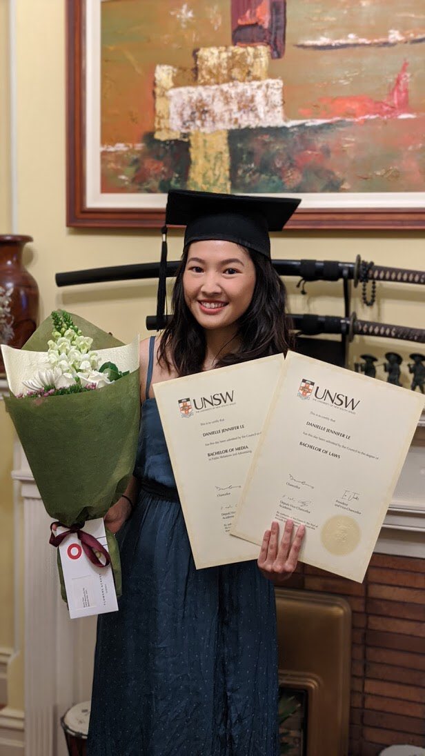 DanielleLe97's tweet photo. Happy home graduation to me https://t.co/ZrDocJv9gi