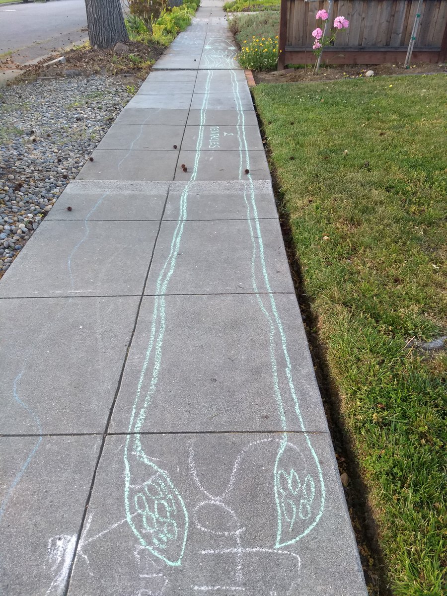 Can& #39;t believe I didn& #39;t think of doing this until someone asked for it. "If the giant squid& #39;s tail is here ->| how far to its head?" Of course, I wasn& #39;t going to stop drawing at the head...