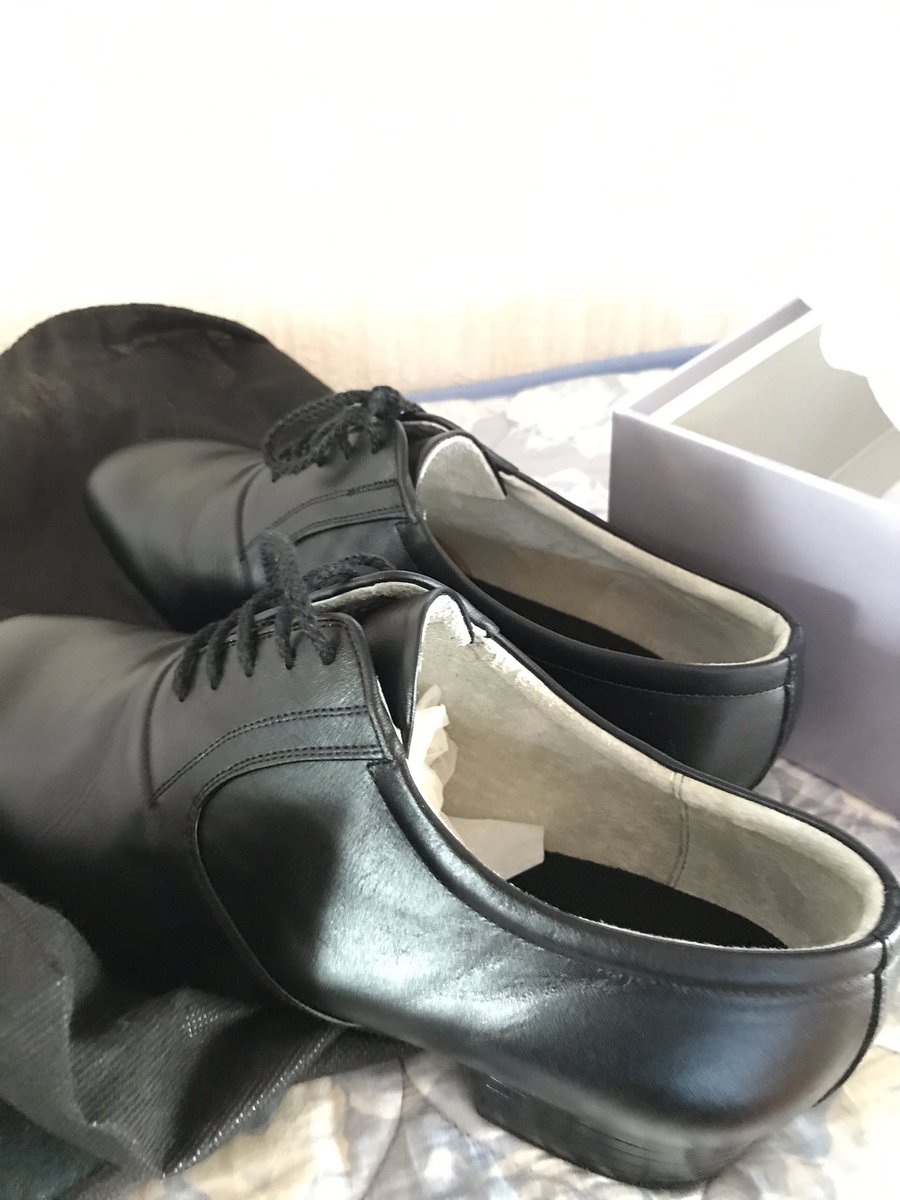 菅間隆之 Sugama Takayuki Twitter પર ダンスシューズサイズは25 5ワイドで普段は28 今までは軽いパーティの時は モダンのお古だったけど 初めて兼用の靴買いました エナメルの靴はラテンやると 内側が擦れるので良かった いつもお願いしてる エクレールのシューズ