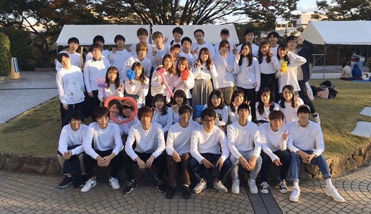 mc8fLdprQtJ0sBr's tweet image. 【完全個人でやった分だけ稼ぐ】

〈参加者〉
関関同立27名、近畿大学19名
龍谷大学12名、追手門学院大学13名
神戸学院大学9名、甲南大学5名
などなど、、、

〈ゴールまでの流れ〉
LINE追加⇨((約１か月後))⇨⇩
+130,000円⤴︎の収益達成⇦⇦

＼先月31名が無料参加済／
［is.gd/Oeb953］