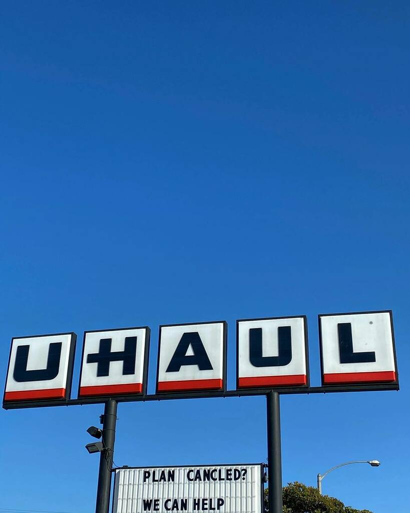 Plan Cancled? The Friday night party is at UHAUL 🚨🎉👯‍♀️🍾🚚 instagr.am/p/B_rAotEp_Vj/