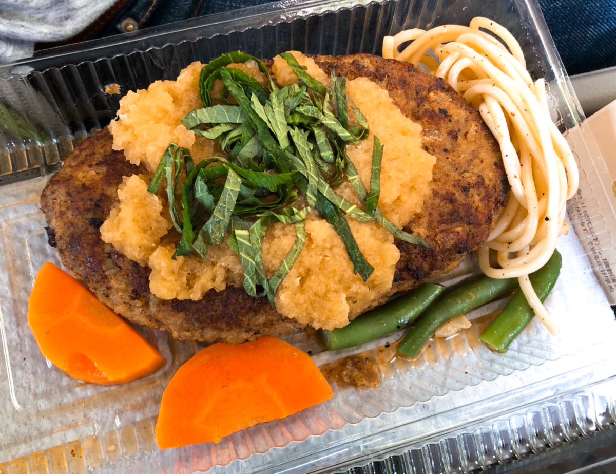 とも 千葉県君津市にあるステーキハウス桂 写真はジャンボハンバーグと桂ステーキとベークドチーズケーキ 安定の美味しさに感動したので 宣伝します 桂の味を皆さんもテイクアウトでどうぞ きみつエール飯 ステーキハウス桂 君津