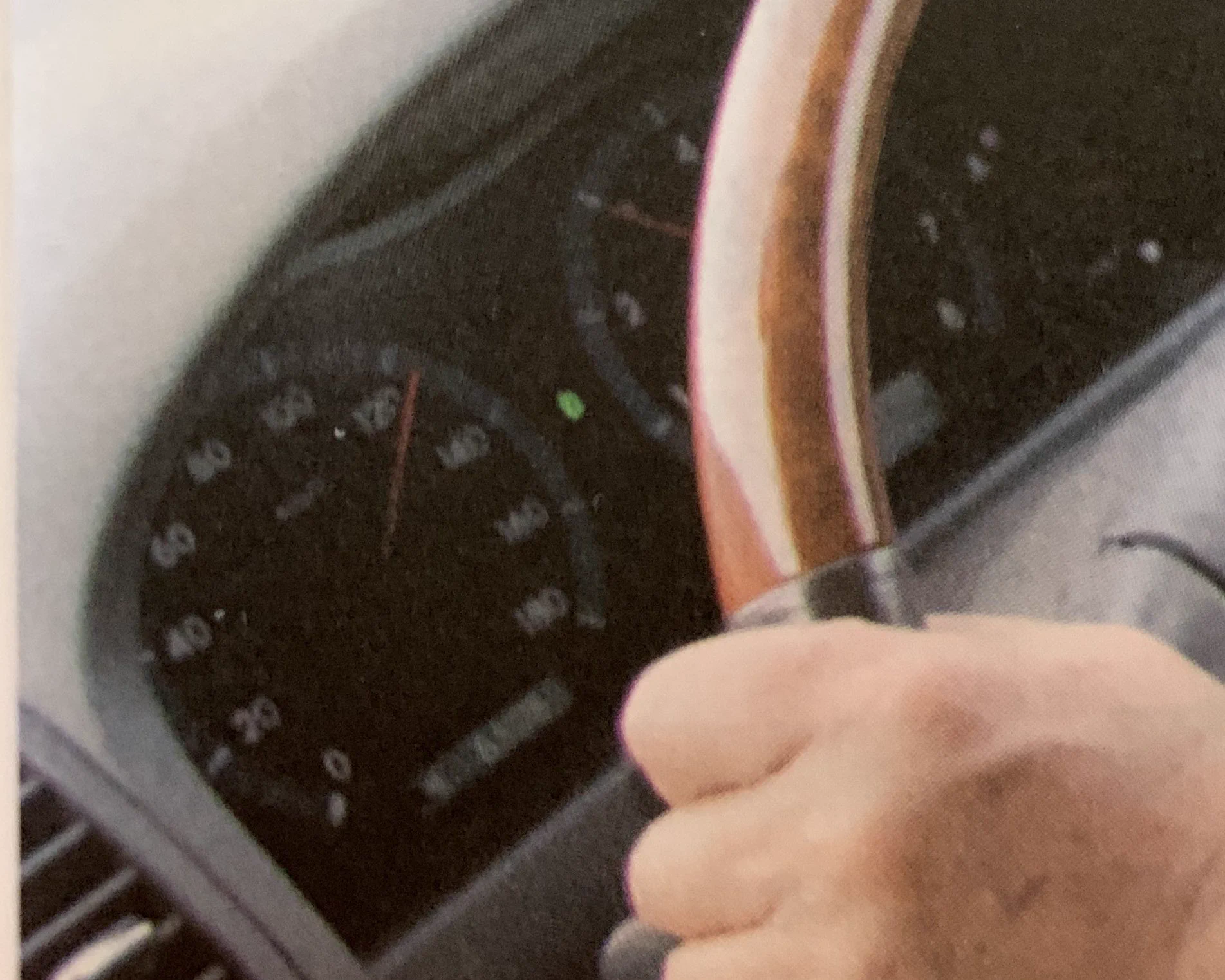 高齢者ドライバーは運転免許を返納した方がいい？これも見れば納得www
