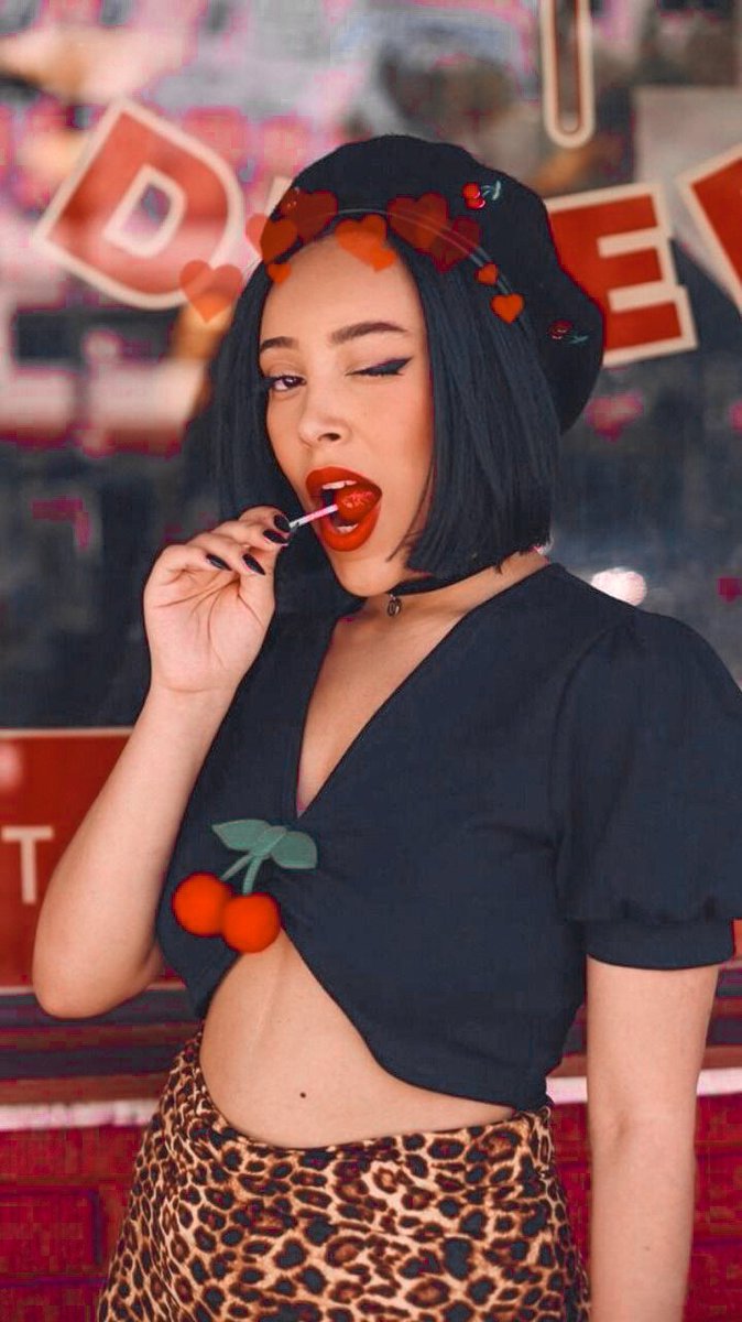 ❝Tʜᴀᴛ ɴᴀᴛᴜʀᴀʟ ʙᴇᴀᴜᴛʏ! Iғ ʏᴏᴜ ᴄᴀɴ sᴇᴇ ɪᴛ ғʀᴏᴍ ᴛʜᴇ ғʀᴏɴᴛ, ᴡᴀɪᴛ 'ᴛɪʟ ʏᴏᴜ sᴇᴇ ɪᴛ ғʀᴏᴍ ᴛʜᴇ ʙᴀᴄᴋ❞

—Flirty Motherfucker.
—Explosive goddess.
—Thirsty for fame.
—Piroquinesis, terraquinesis.
—#Freerol.
—Mirror Ext.

↻ + ♡ ?