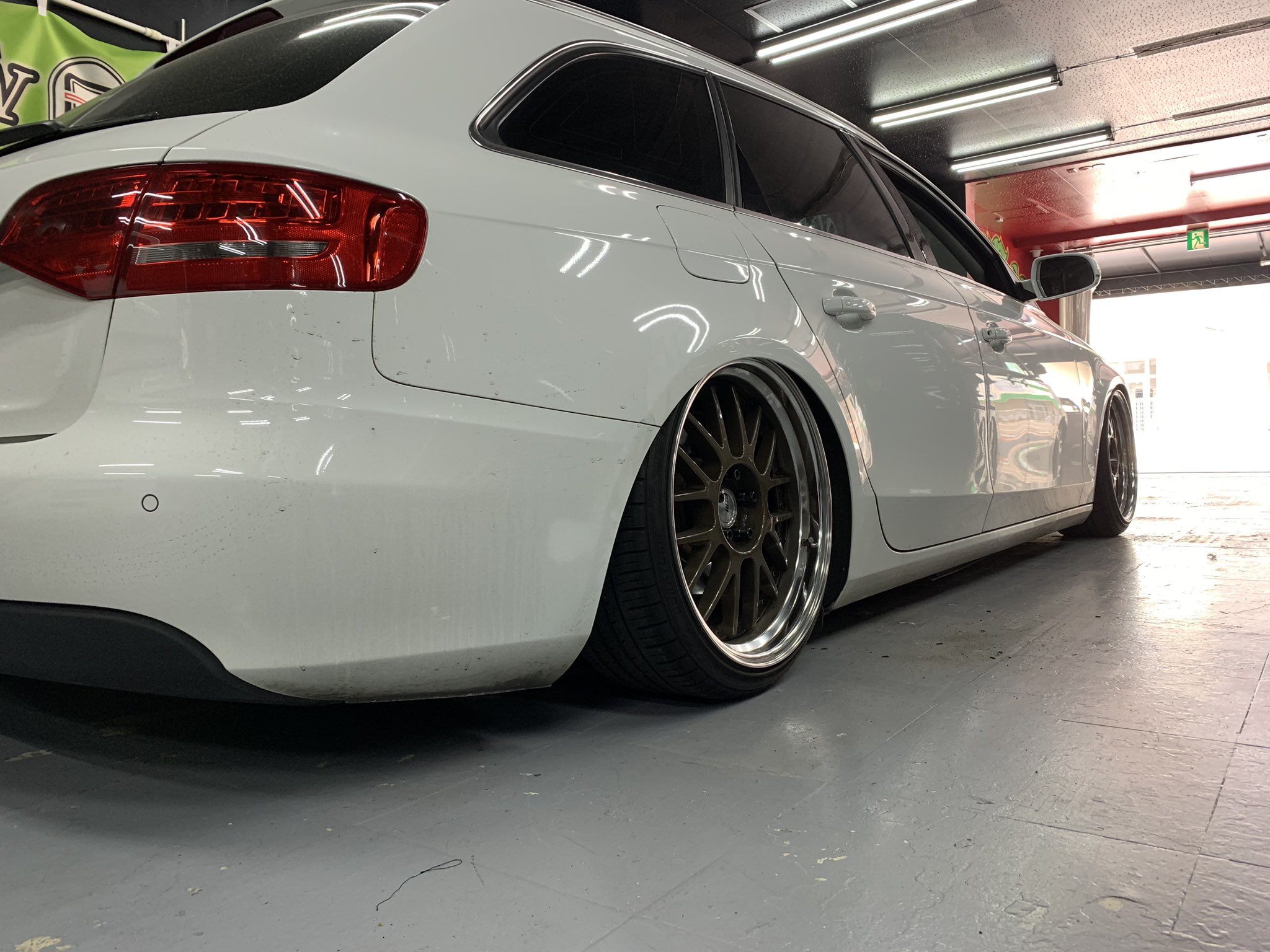 Make Up 公式 アウディa4アバントの車高調バネ仕様変更です Make Up メイクアップ 326power ミツルパワー ローダウン 車高調 アウディ T Co Gchgkxewnu Twitter