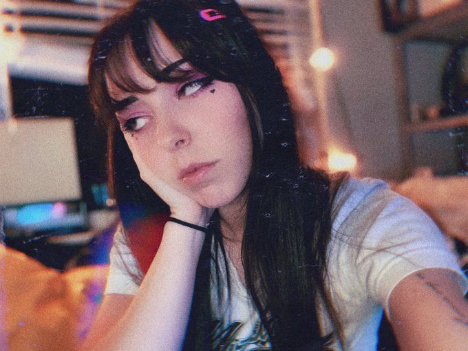 I&rsquo;m an egirl now... I guess https://t.co/2pH1Y8zoDv