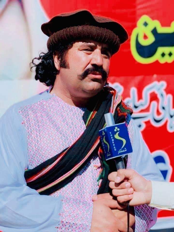 EssaAfghan10's tweet photo. پښتنــو ننــګ را باندي او��ــړئ
ما د پنجاب ګولۍ په سر خوړلي دینه

#Pray4ArifWazir
#StateAttackedArifOfPTM https://t.co/RfZY8u5cVV