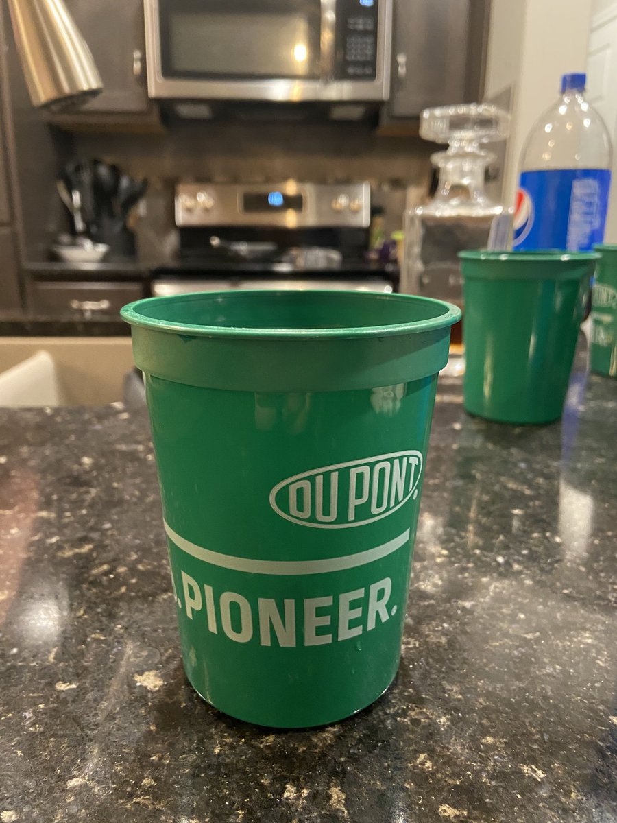 grams_nic's tweet photo. Fresh outta solo cups! https://t.co/rh9mdowmiu
