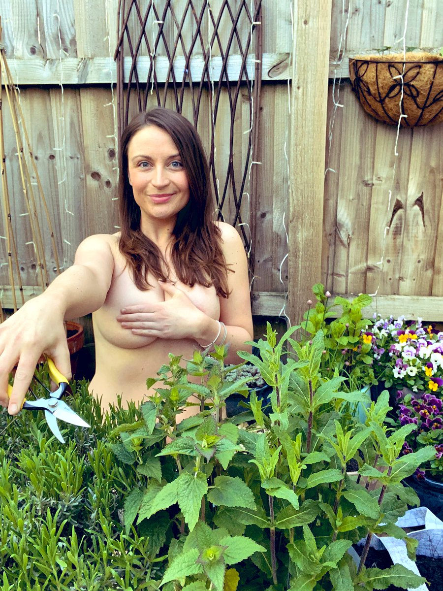 Just trimming my bush. . . 

Happy world naked gardening day everyone👩🏻‍🌾 its a bit chilly out there today 🥶
.
#gardening #worldnakedgardeningday #WNGD #growyourown #allotment