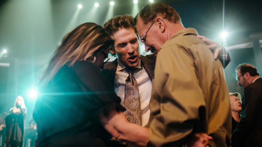 elchicanomarine's tweet image. I’m just wondering why none of these televangelists have been showing up at hospitals and performing miracles on all these Coronavirus patients.🤔