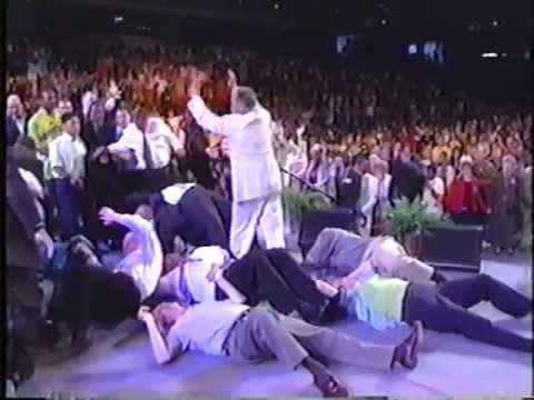 elchicanomarine's tweet image. I’m just wondering why none of these televangelists have been showing up at hospitals and performing miracles on all these Coronavirus patients.🤔