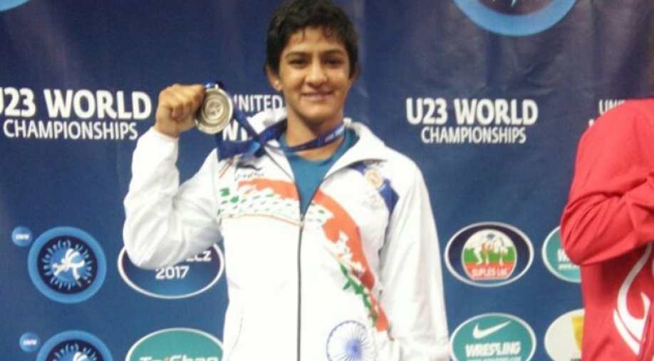 OmPattnayak's tweet photo. ➡️Won🥇at 2016 #CommonwealthWrestlingC'ships
➡️Won🥉at 2017 #AsianC'ships
➡️Won🥈at 2017 #WorldU23C'ships
Happy Birthday #IronLady #TheIndianTigress @PhogatRitu 🤼‍♀️ @FederationWrest @WeAreTeamIndia @IndiaSports 
The Lioness sisters @geeta_phogat @BabitaPhogat @Phogat_Vinesh 💪💪💪 https://t.co/KFQkptGHr1