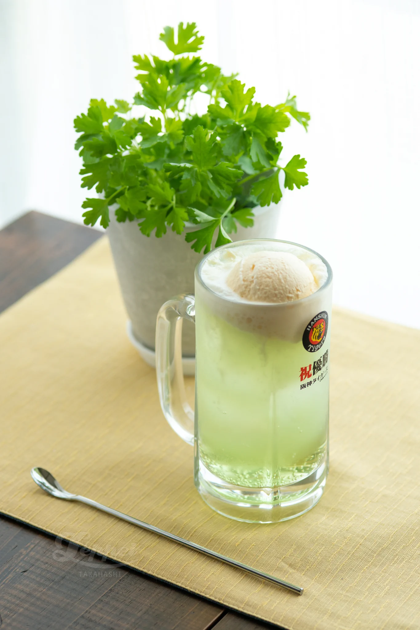 オシャレなものができるはずが？家の器でクリームソーダを作った結果www