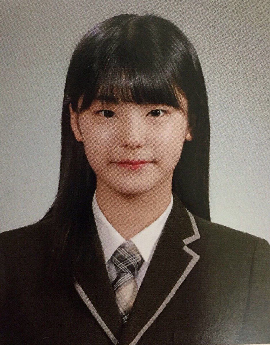 hyunjin as neji hyuga and yeji as hinata hyuga a short thread 