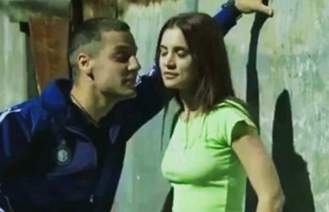 Quedate con alguien que te busque como lombardo a la pochi
