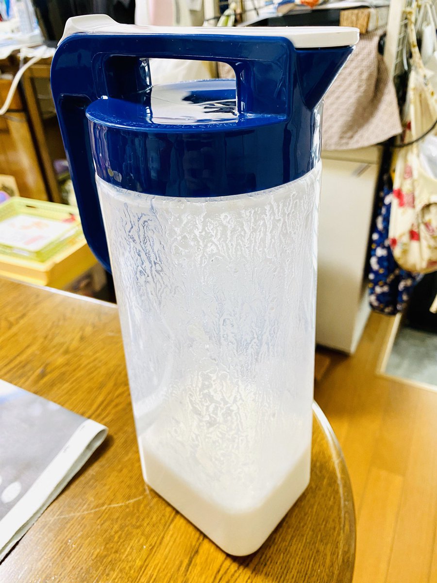侑子 Ecoに還りたい委員会 普段は牛乳飲まないんだけど応援 ラッシー作ってみた 明治ブルガリアヨーグルト400gパックを容器にドーン 空いたヨーグルトの入れ物に牛乳をドーン 容器に牛乳入れてヨーグルトと合流 大きめのスプーンに山盛りの砂糖4杯 侑子 Ecoに還りたい委員会 普段は牛乳飲まないんだけど応援 ラッシー作ってみた 明治ブルガリアヨーグルト400gパックを容器にドーン 空いたヨーグルトの入れ物に牛乳をドーン 容器に牛乳入れてヨーグルトと合流 大きめのスプーンに山盛りの砂糖4杯