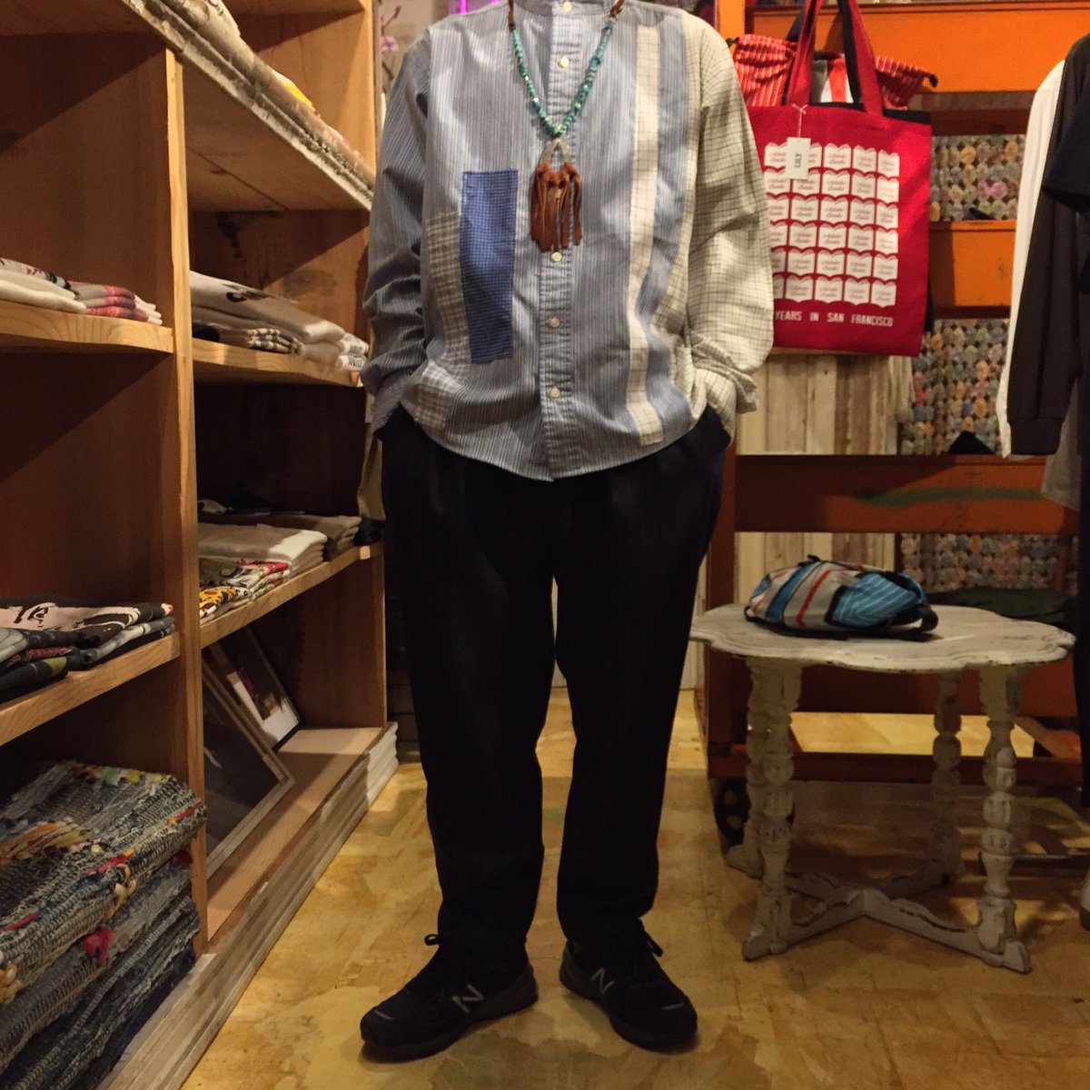 LILY_uehara's tweet photo. 【LILY's Styling】
綺麗なブロードシャツはどこか未完成な雰囲気が気分です。
・
Blog更新しました。
https://t.co/bBsuqpPsrU
・
Webstores
https://t.co/K3WYtYsHJM
・
@lily2015_official
・
#LILYyoyogiuehara
#LILYsStyling #shirt #summerwool #シャツ #ブロード #イージーパンツ
#代々木上原 https://t.co/ZpE4KI1tOi