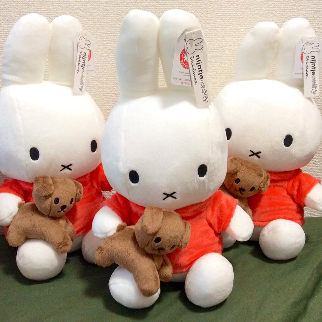 ohisamanotikara's tweet photo. スナッフィー抱きナインチェぬいぐるみ、高さ約32cm、2体限定販売します。😭🐶ご希望の方はメッセージください!
うちにスナッフィーの絵本はあってもスナッフィーぬいがないから取り寄せたのですが…次回入荷は未定すぎる……
#miffy #snuffie #nijntje #オランダ #ミッフィー #ぬいぐるみ https://t.co/5dpMqcb8ww