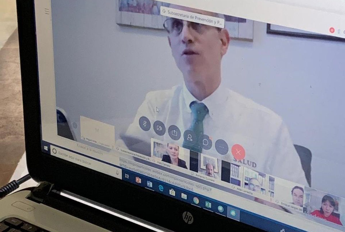 AytoTlaxcala's tweet photo. Participa Anabell Ávalos en videoconferencia con Hugo #López-Gatell; la #copresidenta de la #Conamm refrendó compromiso de alcaldes para coadyuvar con acciones de prevención entre la población
#Tlaxcala #TrabajandoParaTuBien #Covid19 https://t.co/CsoeAuasxu