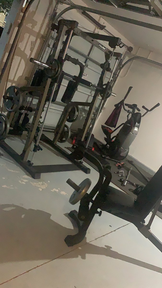 fontela532's tweet photo. Gotta love leg day 😁❤️ @TTSB_Hernandez https://t.co/0iAOTNPQVx