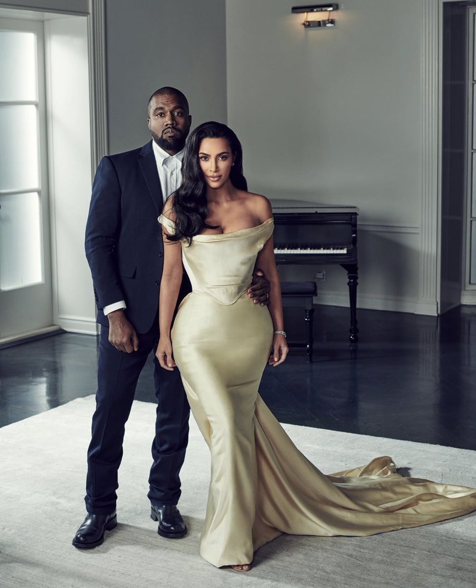Alexedijnr's tweet photo. Kanye West went from being $53m in debt in 2016, to now being worth $1.3Billion in 2020. Yeezy was valued at $1.5Billion in 2019, to now being valued at $3.3Billion in 2020. Yeezy is coming for the Jordan Brand

As things stands, he is the Richest Hip Hop Artist 👑👑 https://t.co/KPjcWSUN79