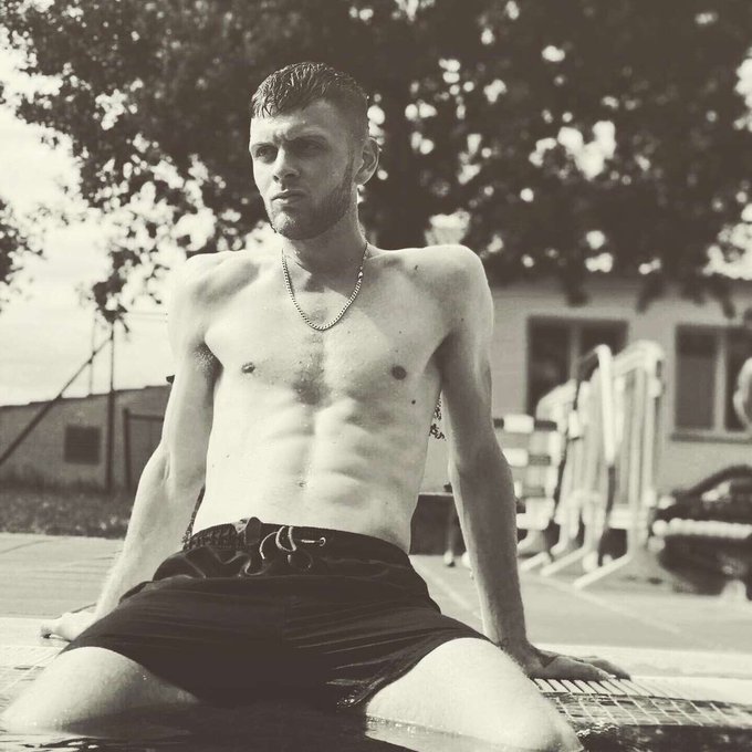 2 pic. Can everyone please RT my posts promote my page hot chavvy lad 4 u , be more material to come