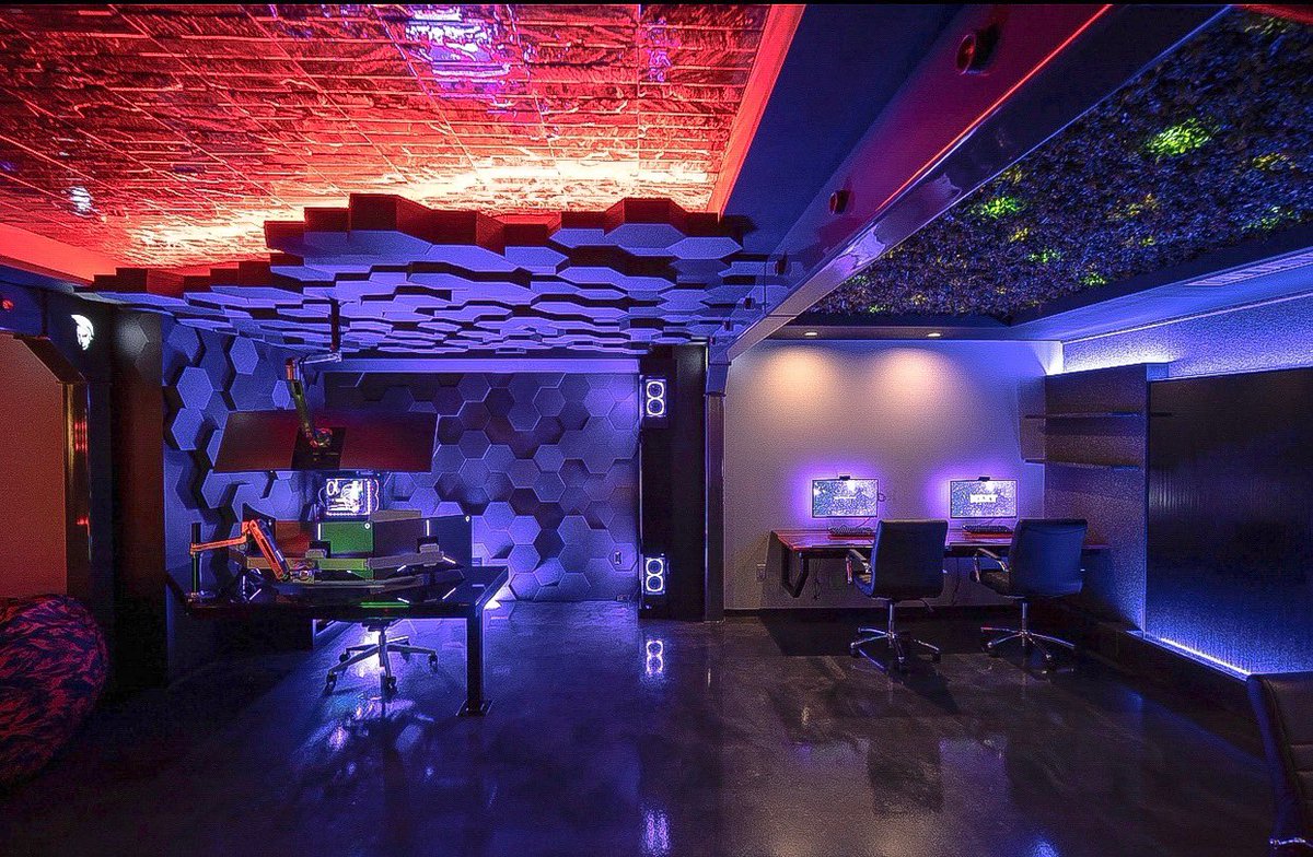 ApollosMission's tweet photo. This man Nickmercs gaming cave is absolute GOALS WTF?!?!? https://t.co/tcCrF0hOZa