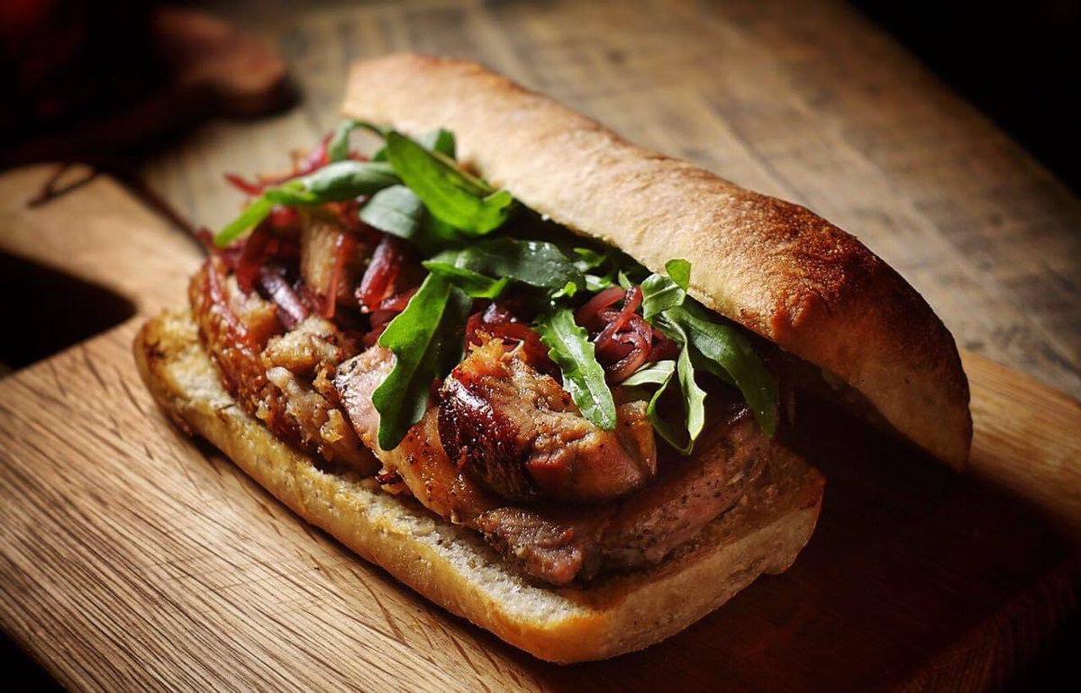 rodrigoestrada's tweet photo. Los días Sábado y Domingo vamos a vender tortas de porchetta y porchetta por kilo.

Para apartar tu porchetta y hacer tus pedidos comunícate al teléfono 52822746 o mándanos un mensaje vía WhatsApp al 5542767460 y 69 de 12 pm a 6 pm.

Torta $185
Kilo de Porchetta $650 https://t.co/zNJjjpwbib