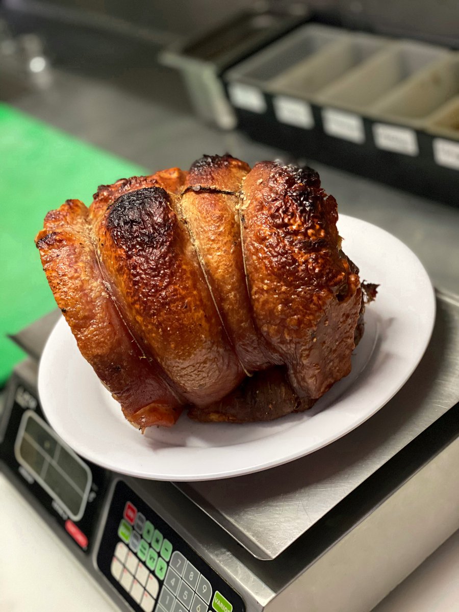 rodrigoestrada's tweet photo. Los días Sábado y Domingo vamos a vender tortas de porchetta y porchetta por kilo.

Para apartar tu porchetta y hacer tus pedidos comunícate al teléfono 52822746 o mándanos un mensaje vía WhatsApp al 5542767460 y 69 de 12 pm a 6 pm.

Torta $185
Kilo de Porchetta $650 https://t.co/zNJjjpwbib