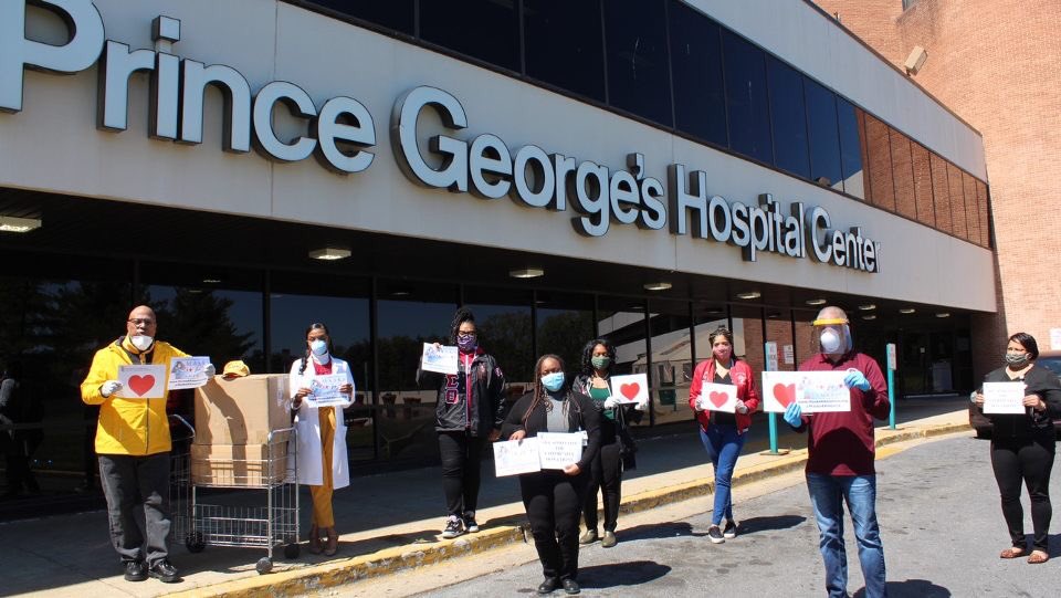Hawkins4PGC's tweet photo. Last Wednesday, we delivered PPE donations from #MasksforAmerica to our brave heroes on #COVID19 front lines.
We visited @umms @UMCapital Prince George’s Hospital Center in Cheverly, then crossed over to help #DC. 
#HawkinsOutNAbout 
#BuildingthePeoplesMovement 
#WeRiseTogether https://t.co/88gHl0yAXW