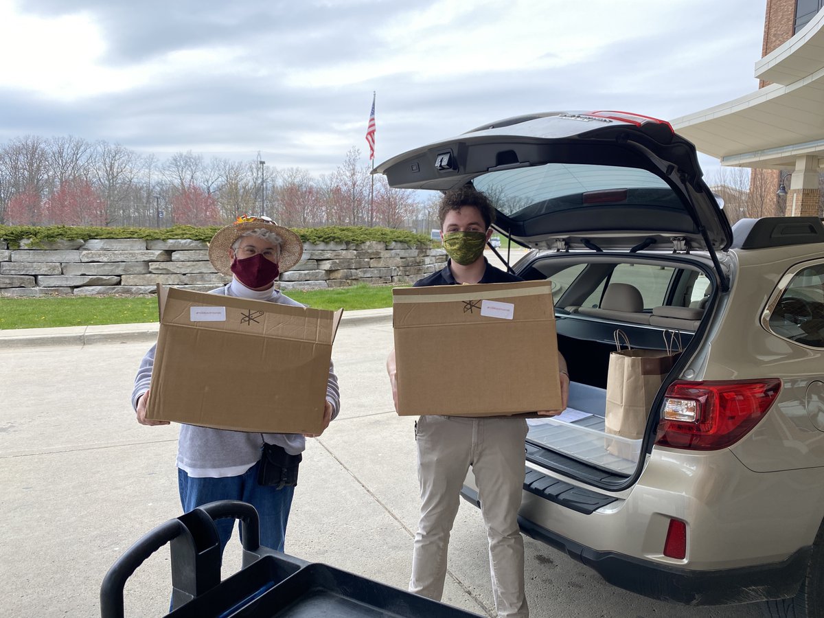 gkkstitch's tweet photo. Delivered our 400th meal today AND helped 3 small local food businesses! Took 50 meals to @stjoesannarbor https://t.co/Oe5cNMkCLm