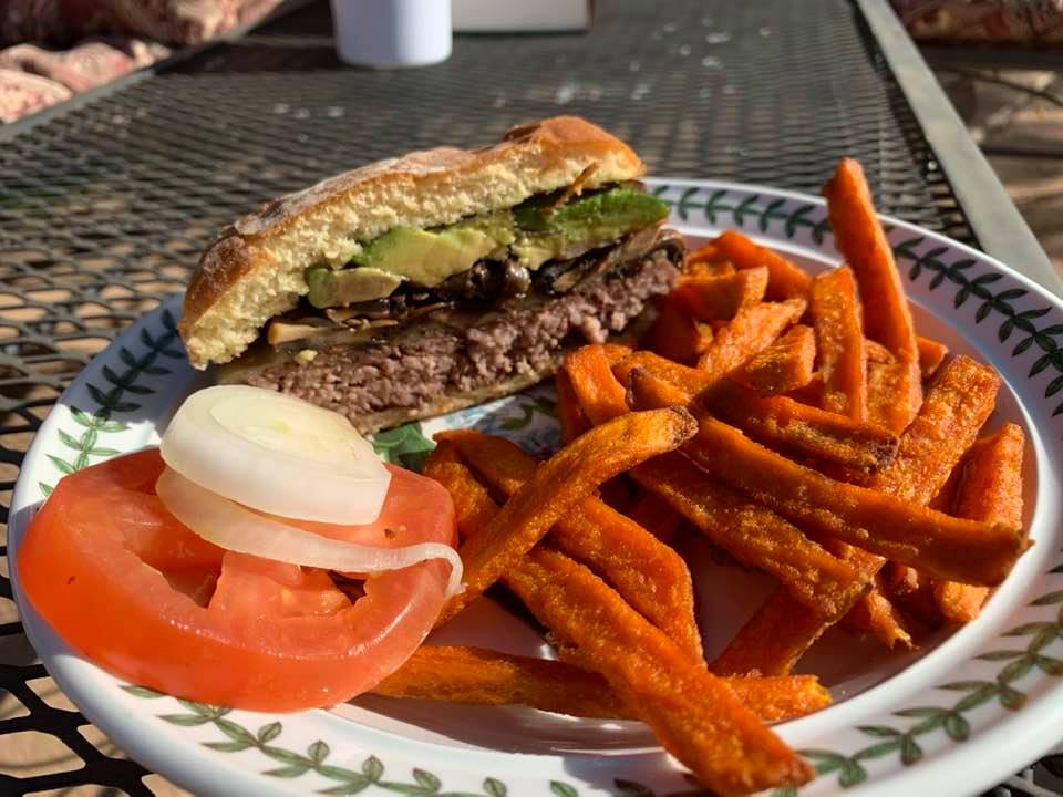 Oei_Design's tweet image. If you are anywhere near Scottsdale Rd pick up the BEST breakfast and or lunch at US Egg. Isabella has been working there for a while.  You can also buy supplies from their inventory. By far the best breakfast in AMERICA!!!  Go check it out for yourself.