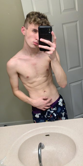 The gyms closed so me and my mama haven&rsquo;t been able to go work out and on top of that I haven&rsquo;t been<a href="/tag/capitalpride"class="tags"><span>#capitalpride</span></a>