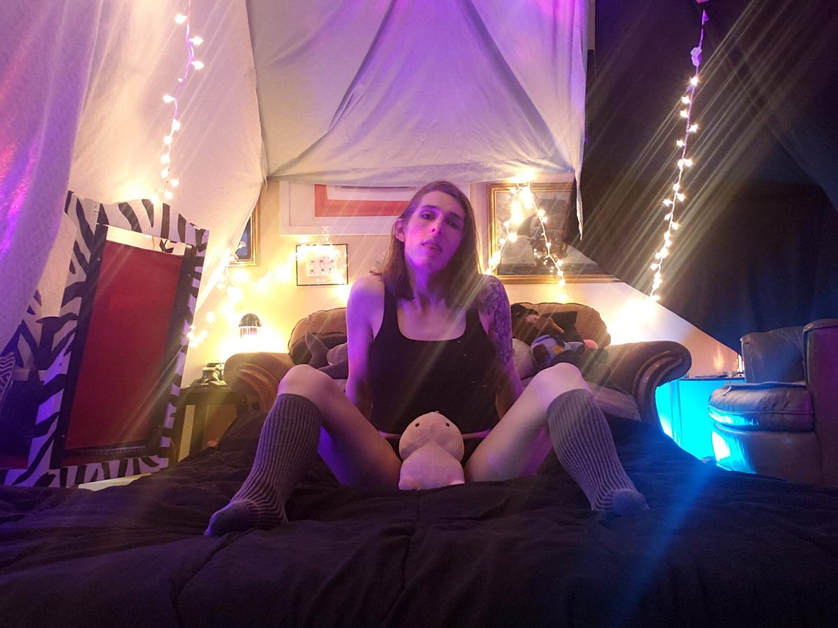 Elleven Pineapples (@ellevensies) on Twitter photo 