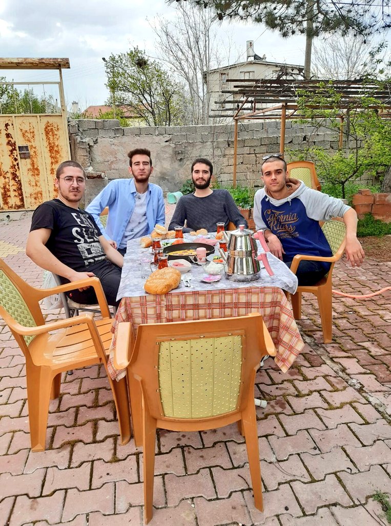 Beyler iftarı ne zaman açıyoruz?
@ismaileskiciol1 <a href="/EmreMuslukcu/">emreee</a>