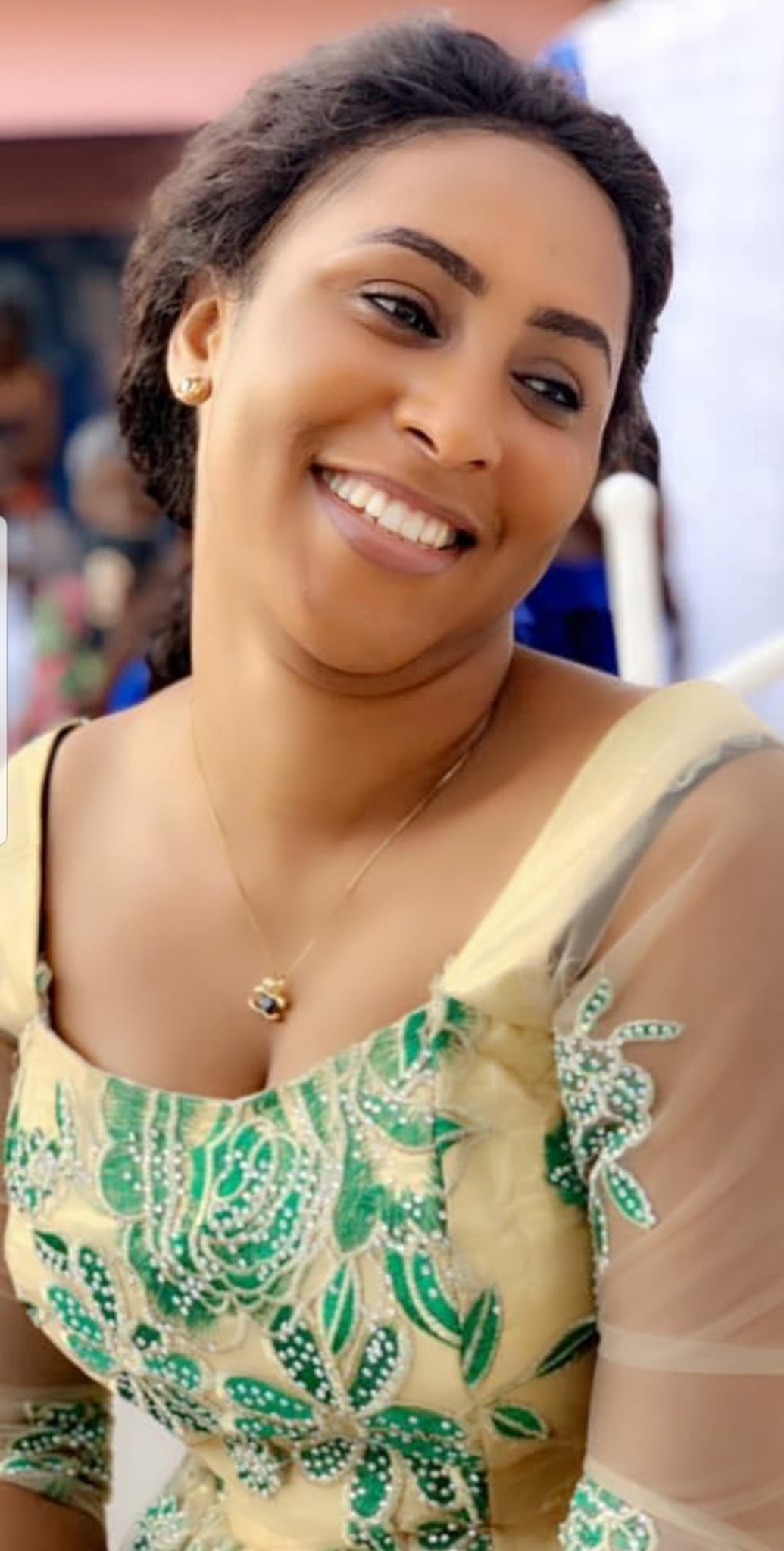 Mariam Doumbouya Aujourd Hui C Est Son Anniversaire C Est La Plus Belle Du Groupe Joyeux Anniversaire Element