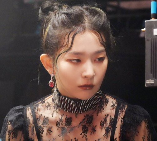 picsofkseulgi's tweet photo. https://t.co/PlekGf3EPb