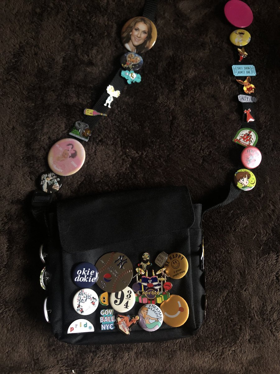 jessicaridadd's tweet photo. I wanna see a #buttonbag #buttonjacket #buttons thread ๐โ๏ธ https://t.co/hTukGuC6iL