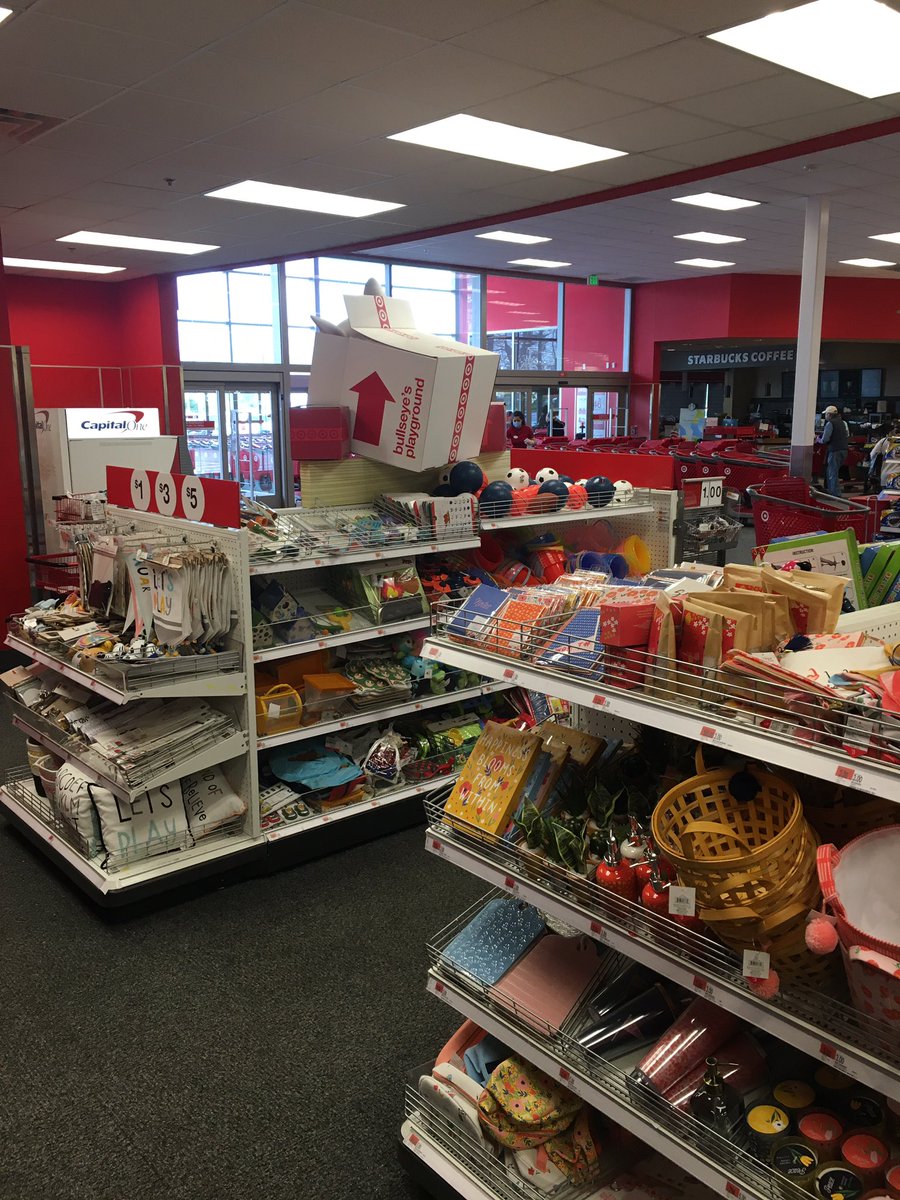 TargetCurran's tweet image. Terri has our first AND last impression covered here in Wilmington. Weekend ready ✅