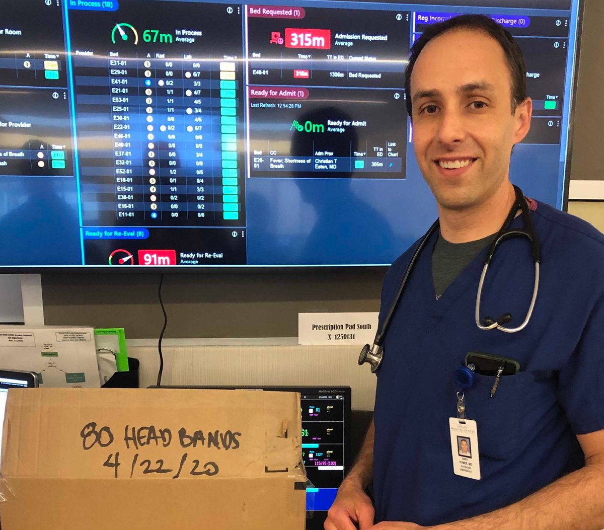Dr. Andy Homer, Director of the Emergency Department <a href="/UWMedicine/">UW Medicine</a> Valley Medical Center, accepts a donation of #faceshield #PPE. Headbands 3d-printed by <a href="/dtm_tweets/">Design that Matters</a> and #Seattle volunteers, straps donated by <a href="/TrelleborgSeals/">Trelleborg Seals</a>. Have a printer? You can help! 3dprint.nih.gov/discover/3dpx-…