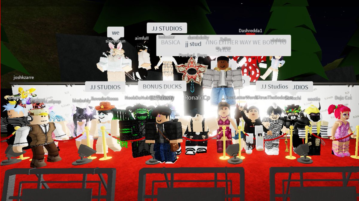 Jj Studios On Twitter Flicker100m Event Was Amazing Red Carpet Tacos And Ice Cream Fan Art Games Awards Music Performances On A Lovely Custom Stage And More Tag Us And Your - jj studios roblox