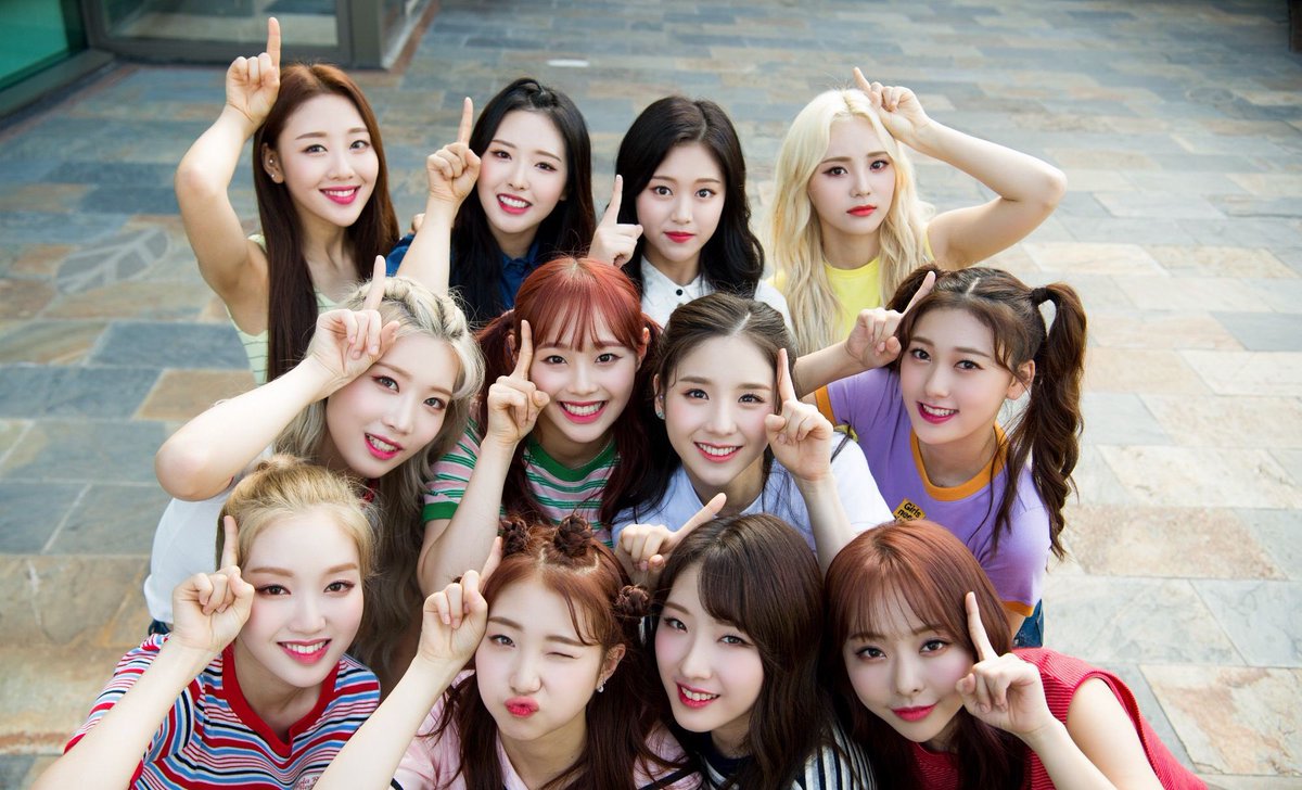 loona as greek/roman goddesses based on tweet by oomfi spent about an hour thinking and looking for the best options pls give this attention :)  https://twitter.com/gayubin/status/1253748181445349376