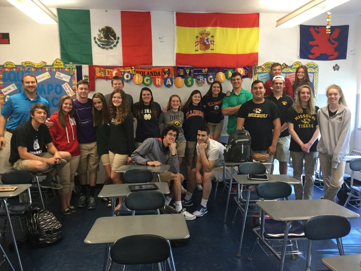 Let’s play “Find the Bear”. Congratulations, <a href="/ColeKmet/">Cole Kmet</a>! 🦁 ➡️ ☘️ ➡️ 🐻