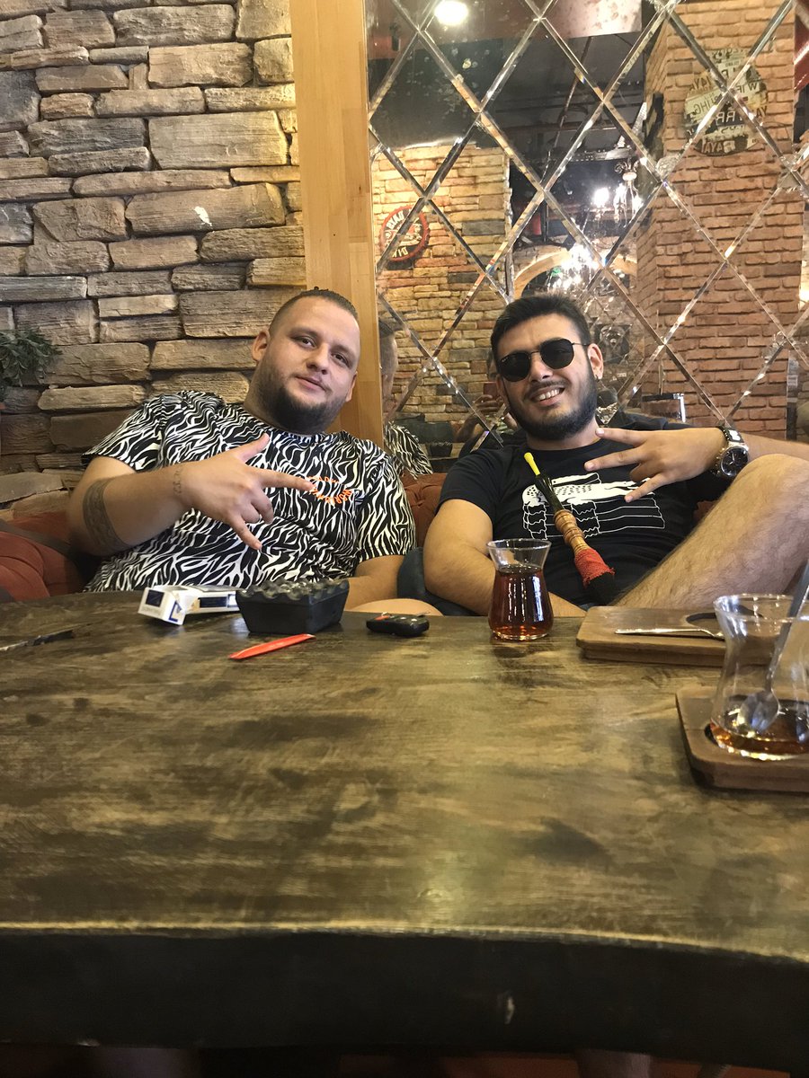 yunusem11275413's tweet photo. Hersey bu fotoğrafla basladı🤓 @elmal_burak https://t.co/KJMO6tZrg2