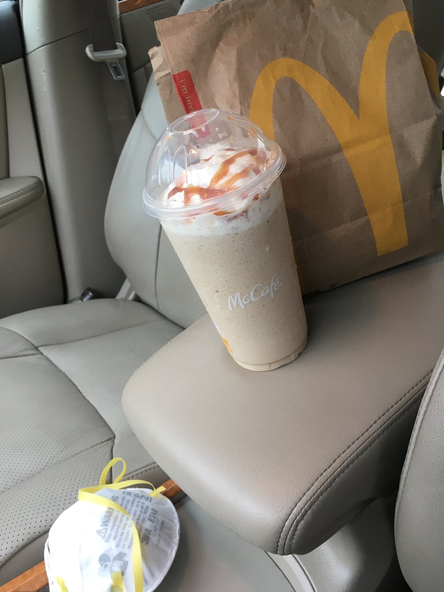 ElaJemapel's tweet photo. Got my thank you meal from McDonalds two days in a row now. Iβm challenging some #Zimbabweans businesses/restaurants to show your appreciation to my fellow front-liners in healthcare @lgwaunza #TeamLenon #ZimLoc #TogetherAtHome #HealthcareHeroes @ChickenSliceog https://t.co/zuJ72CtT0b