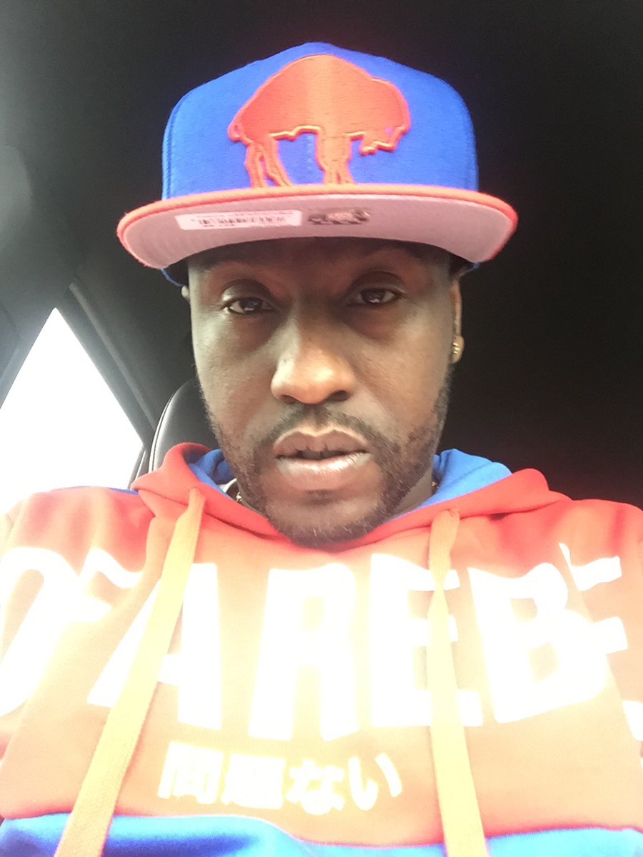 KevinIngram205's tweet photo. #BuffaloBills #J.K https://t.co/S6E3hSJ9S1